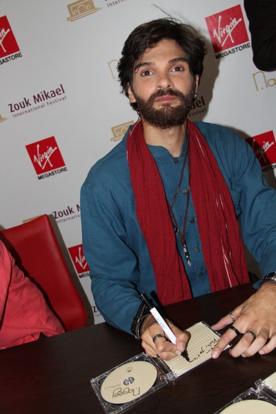 NASEEJ Album Signing